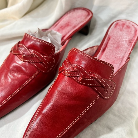 🔥🔥Unisa Red Leather Open Back Mules Slip On Shoes Size 8B Heels 1 3/4 Height. - Picture 13 of 15